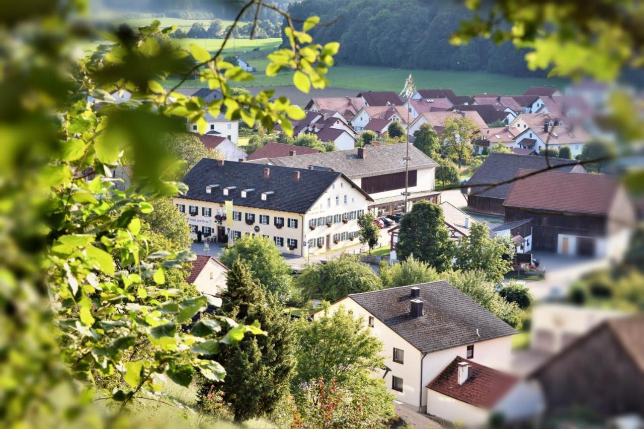 Hotel Zum Braeu Kinding Exterior photo