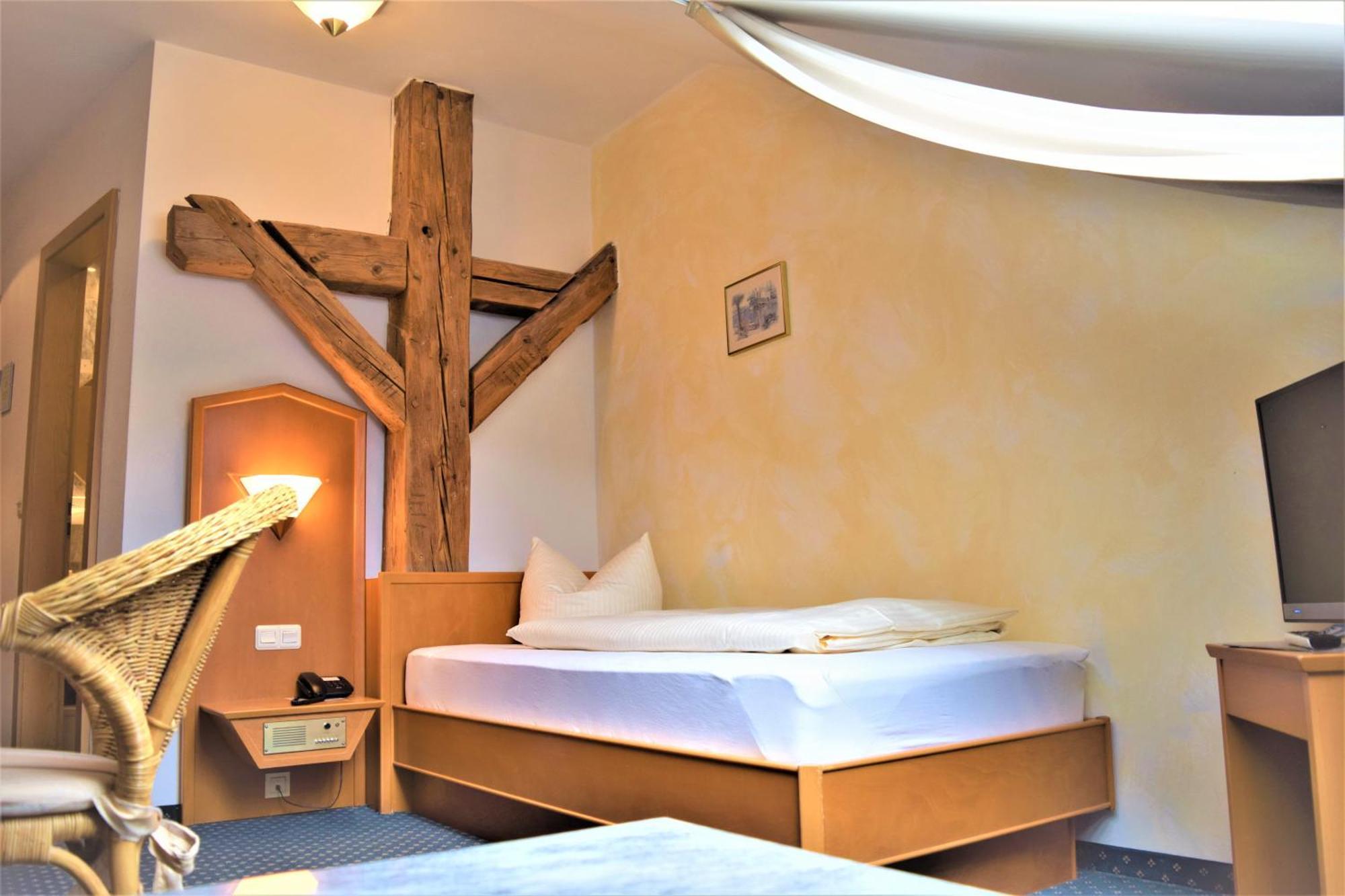 Hotel Zum Braeu Kinding Exterior photo